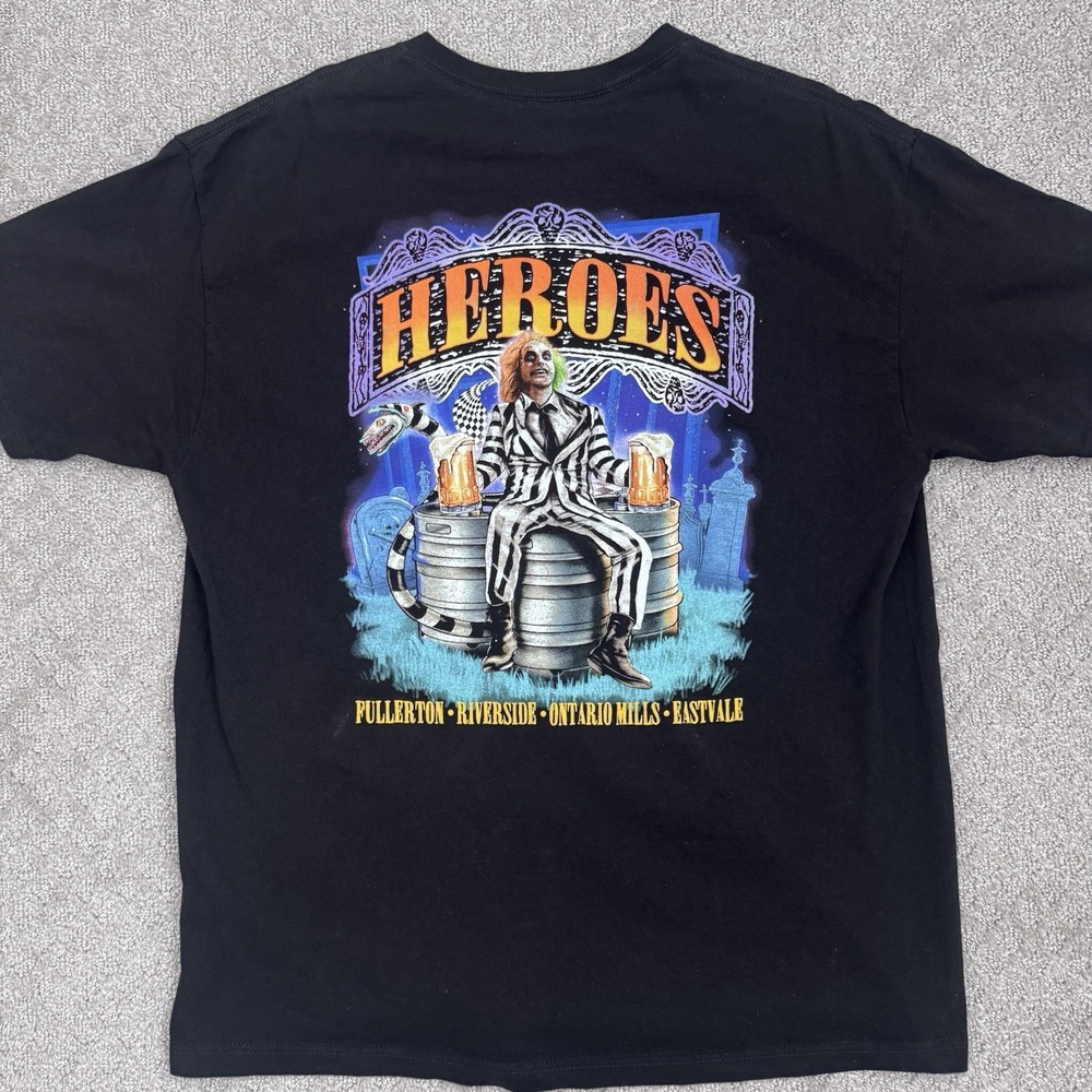HEROES Bar Beetlejuice Drinking Beer On Kegs Halloween graphic tee Size Men's XL